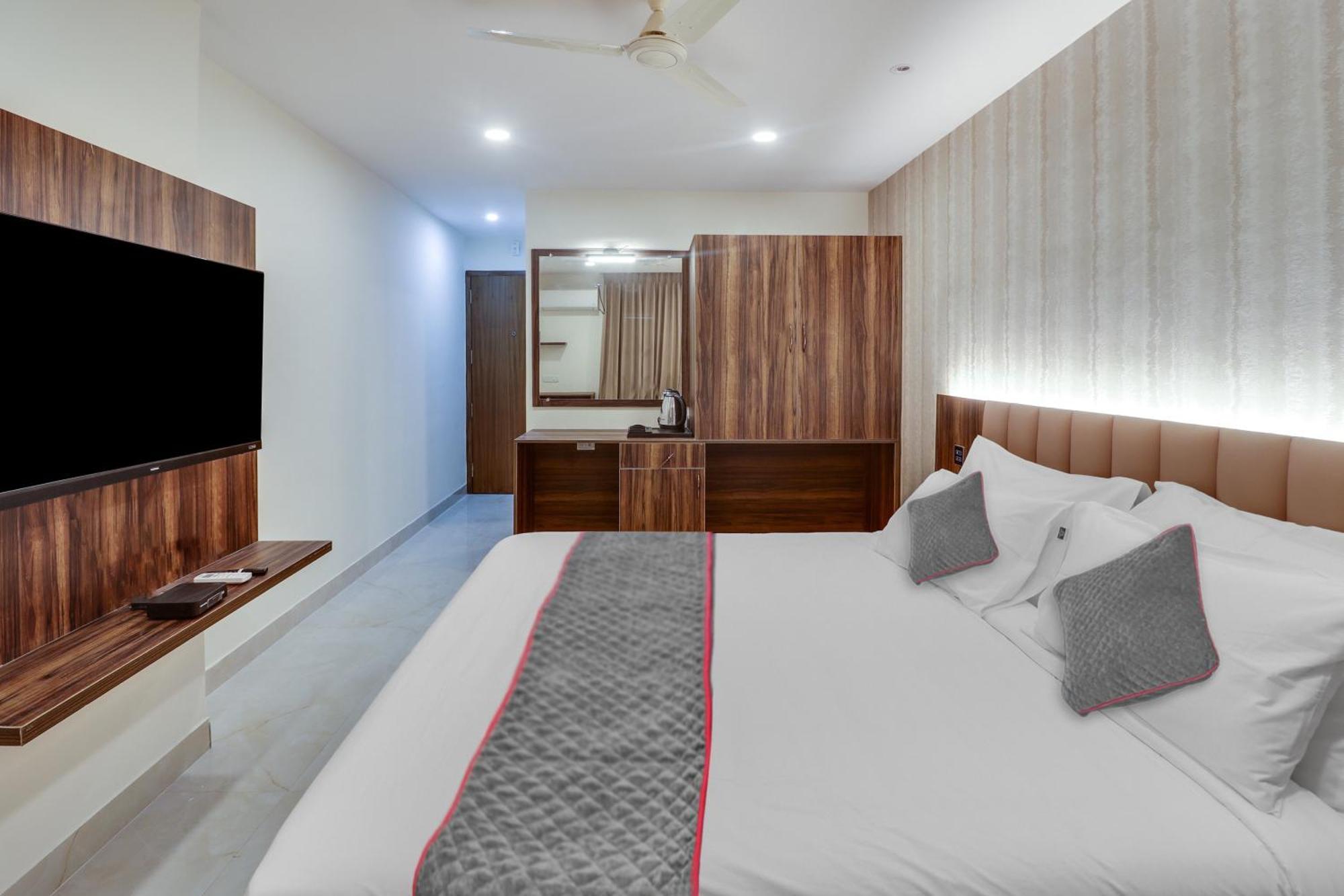 Super Collection O Manu Hotel Bangalore Exterior photo