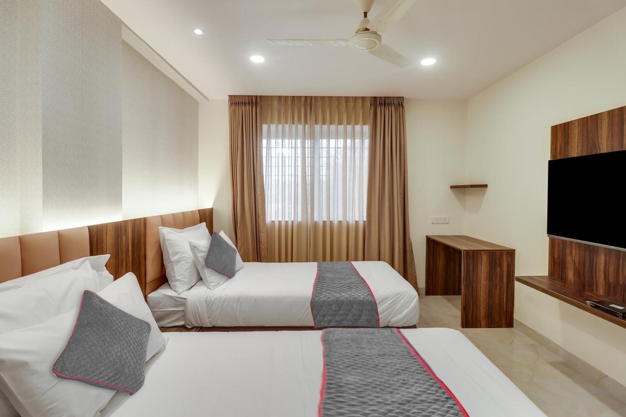 Super Collection O Manu Hotel Bangalore Exterior photo