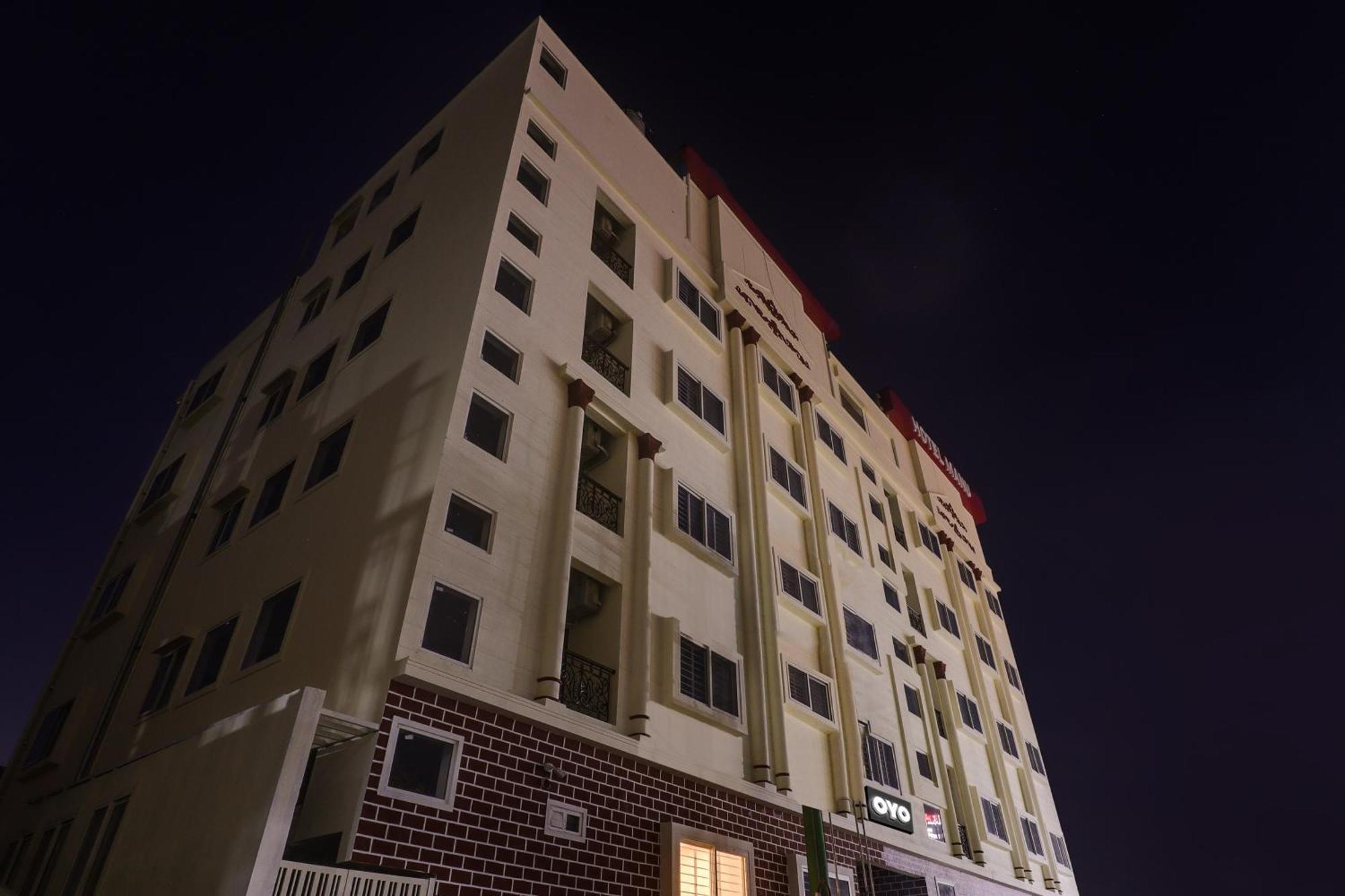 Super Collection O Manu Hotel Bangalore Exterior photo