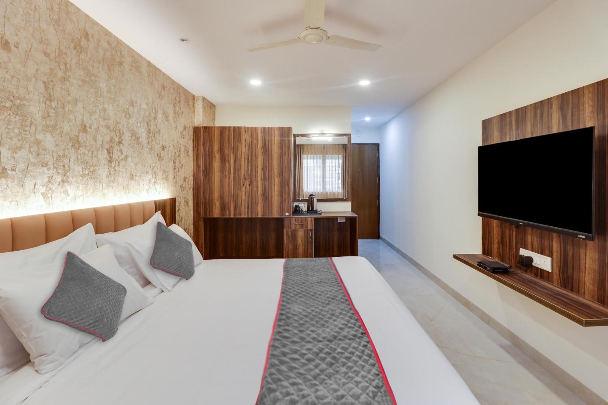 Super Collection O Manu Hotel Bangalore Exterior photo