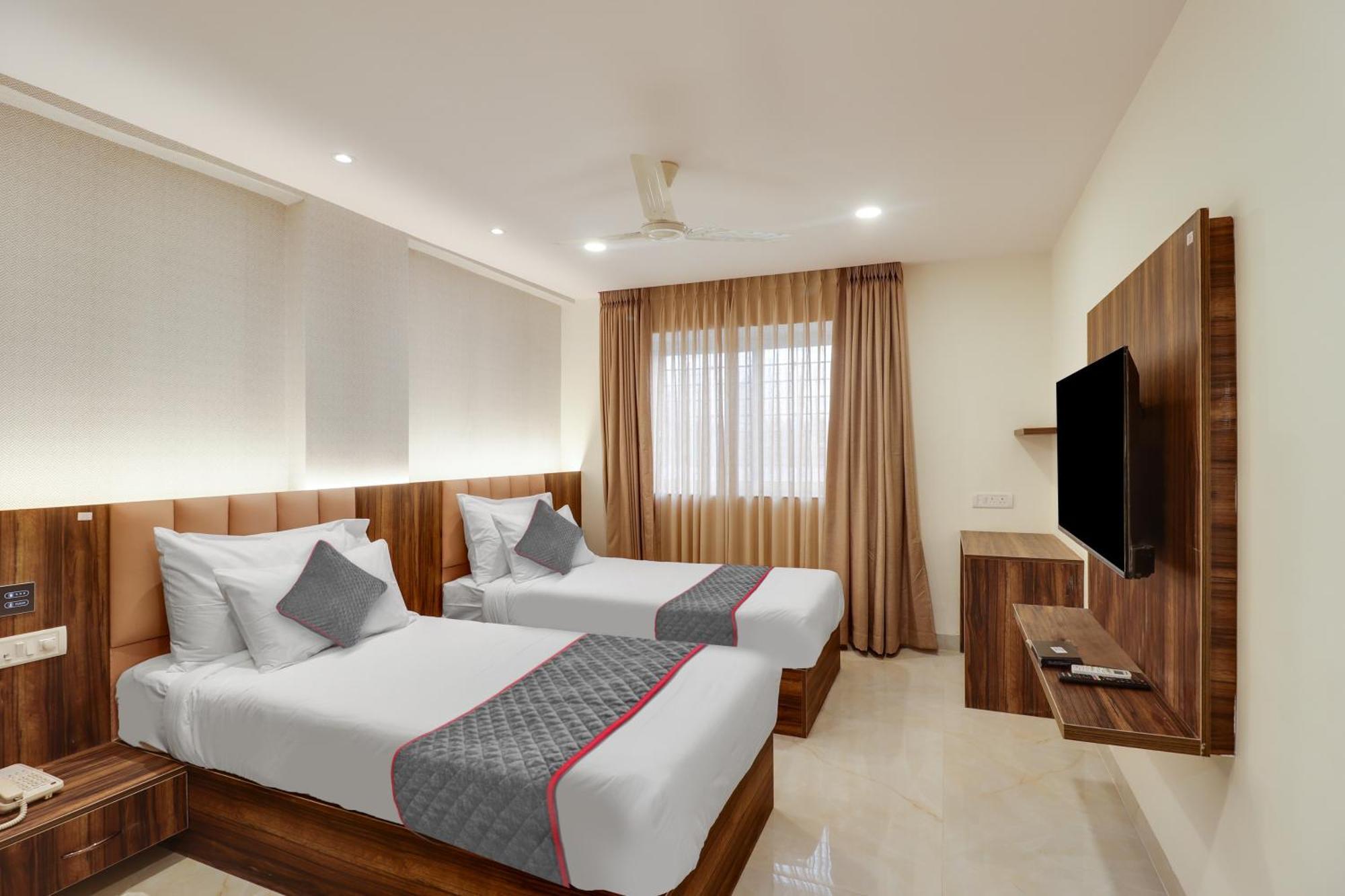 Super Collection O Manu Hotel Bangalore Exterior photo